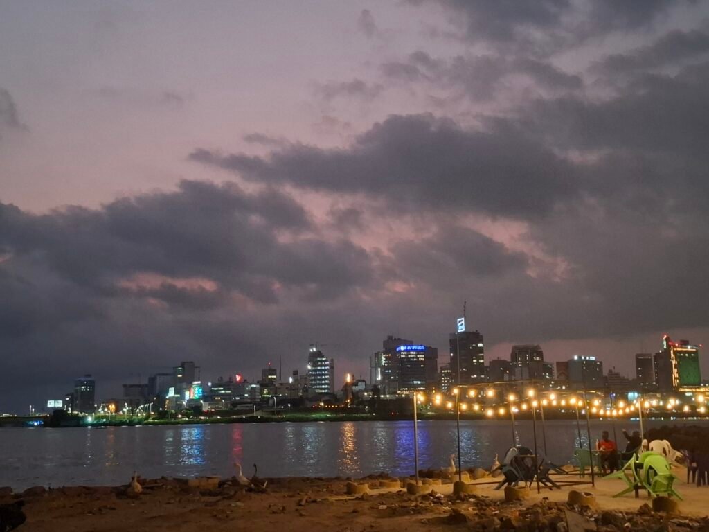 Abidjan-lacapitale-économique-de-la Côte-d’Ivoire-restaurants-cocody-restaurants-quartier