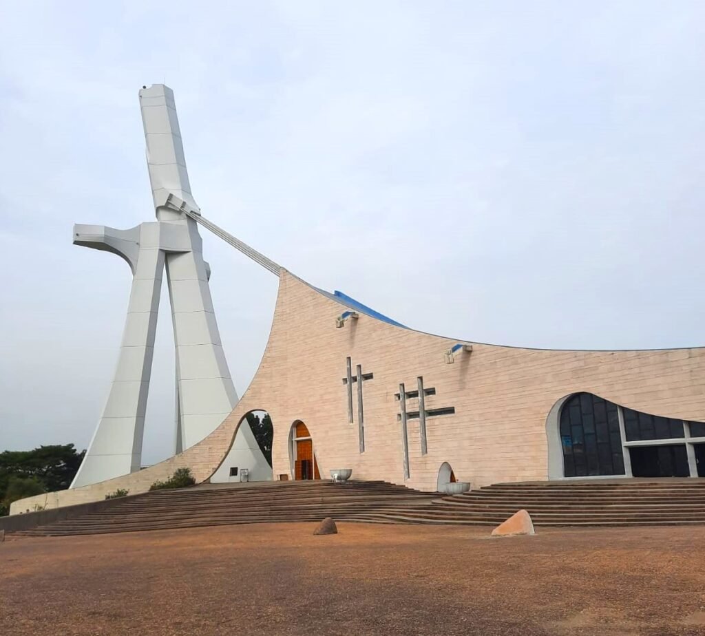 Abidjan-lacapitale-économique-de-la Côte-d’Ivoire-plateau-cathedrale