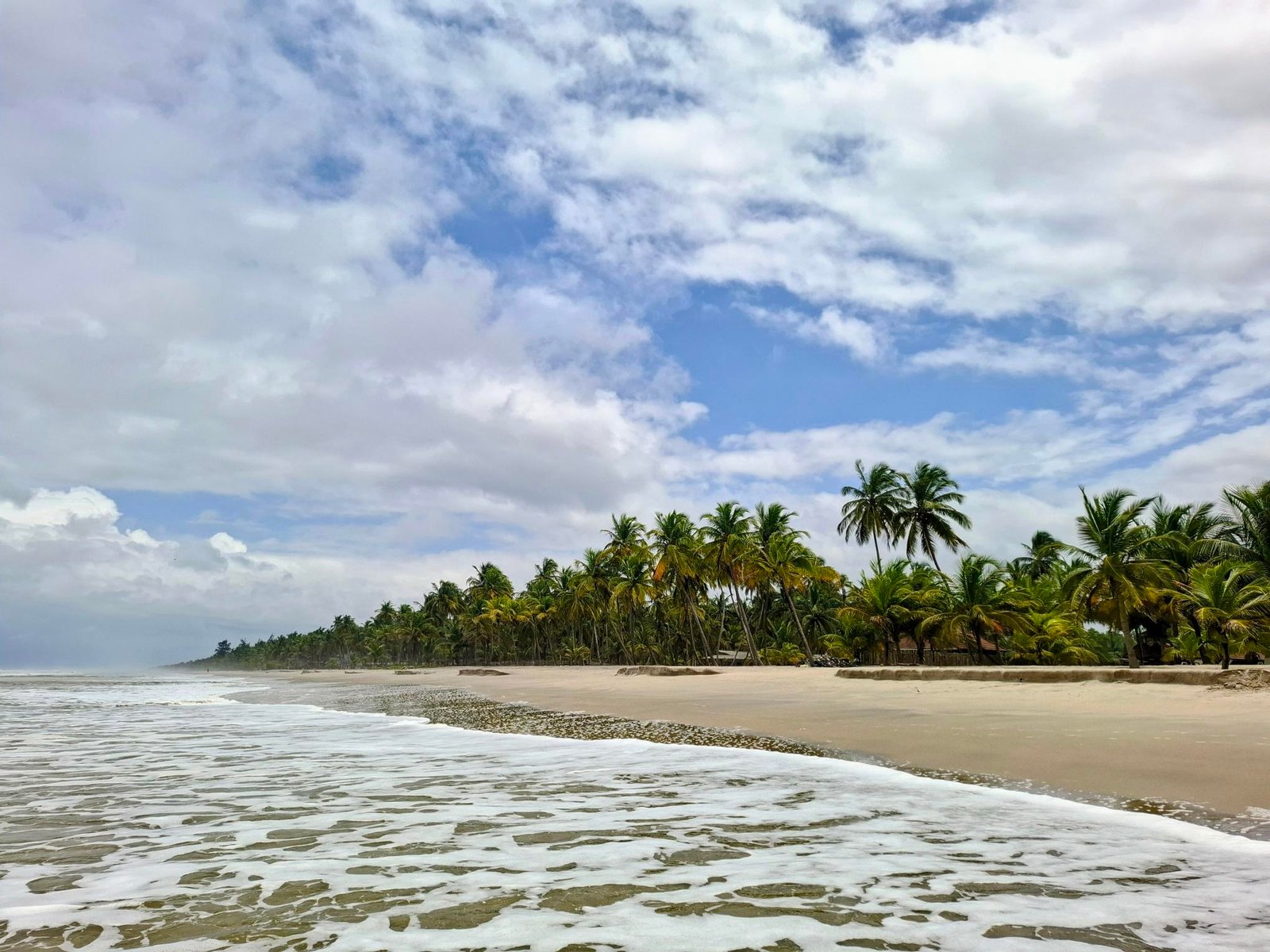 Assinie-Côte-d’Ivoire-Plages-de-rêve-et-activités-clés