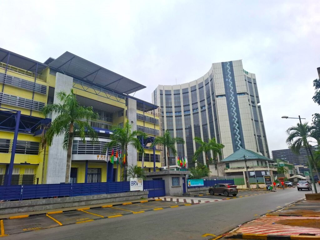 Emploi-en-Côte-d'Ivoire-Comment-Trouver-un-Job-Bourse-valeurs