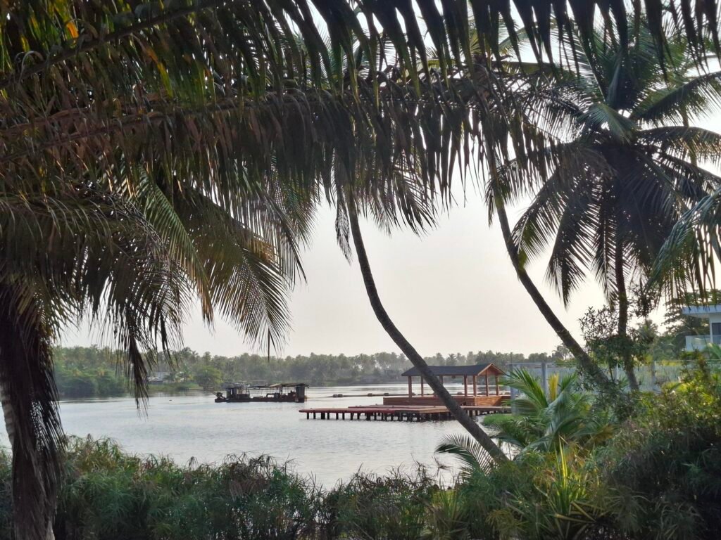 Assinie-Côte-d’Ivoire-Plages-de-rêve-et-activités-clés-lagune