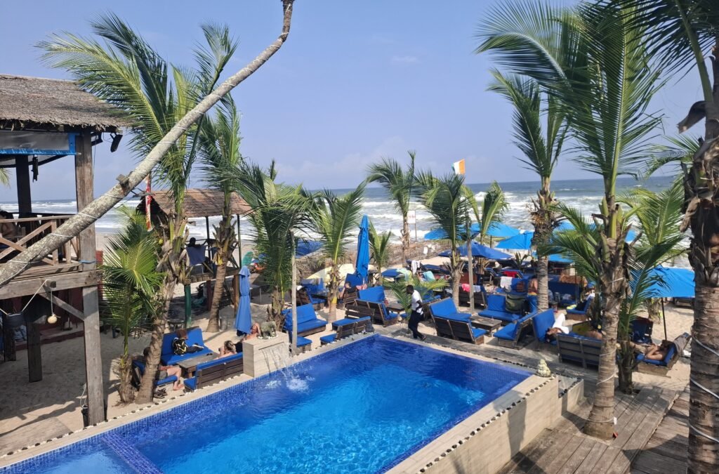 Assinie-Côte-d’Ivoire-Plages-de-rêve-et-activités-clés-kame-surf-camp