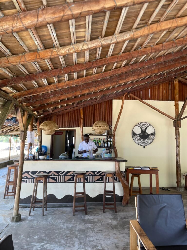 Grand-Béréby-Nature-sauvage-et-plages-secrètes-le-bar-chez-jojo