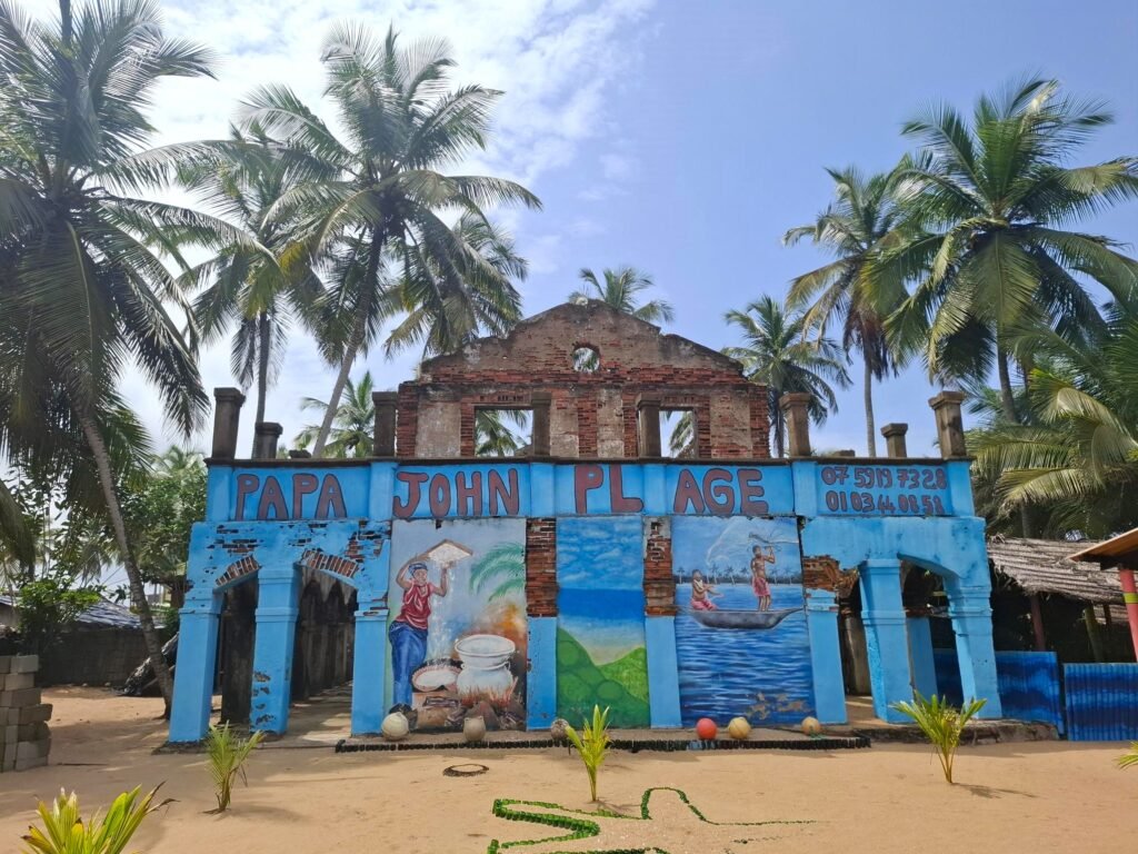 Jacqueville-Guide-Complet-pour-un-Séjour-Inoubliable-en-2025-maquis-papa-john