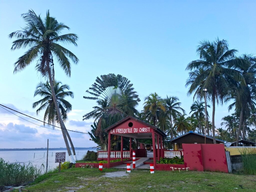 Jacqueville-Guide-Complet-pour-un-Séjour-Inoubliable-en-2025-la-presque-ile-du-christ